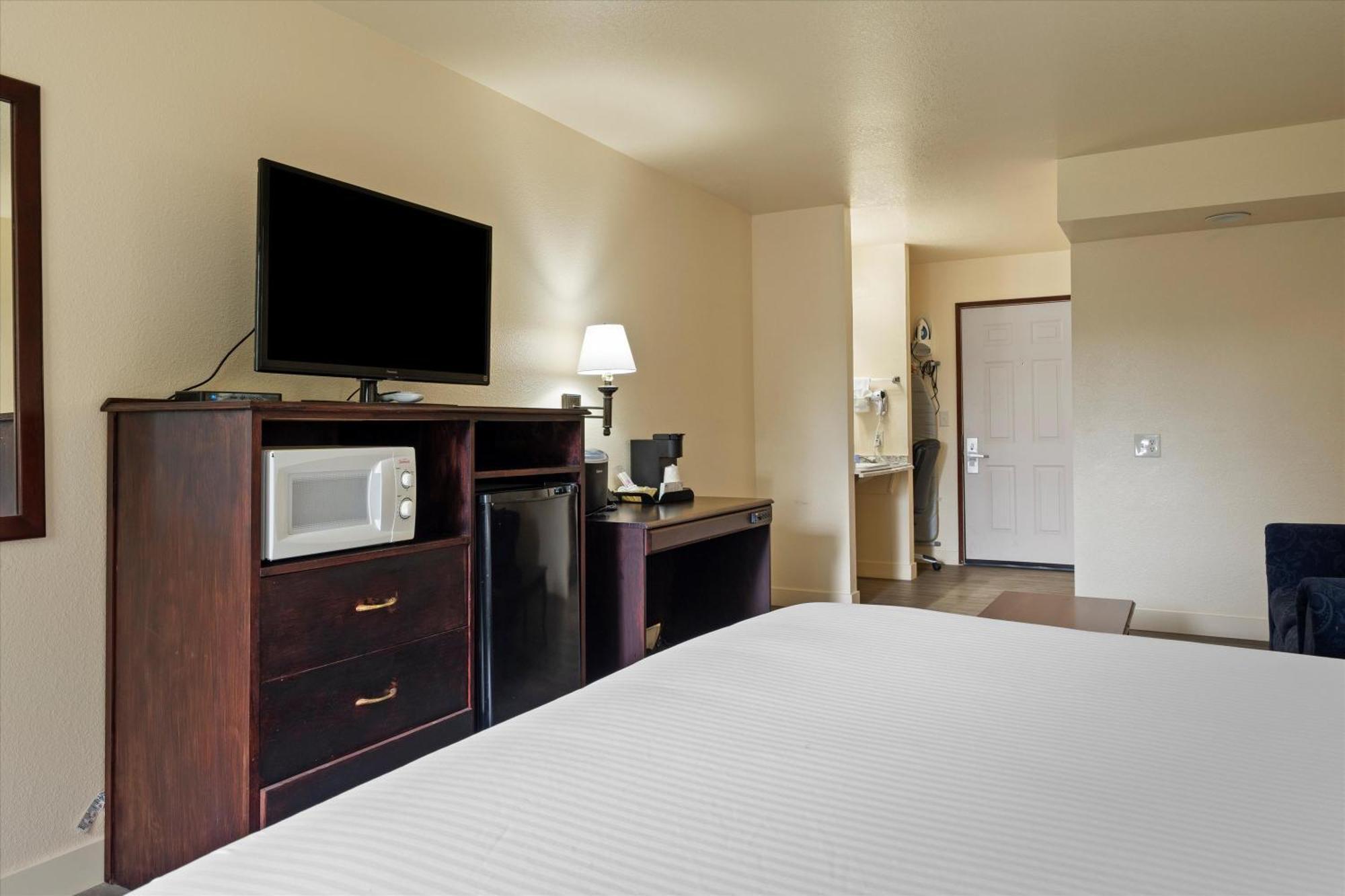 Quincy Inn And Suites Экстерьер фото