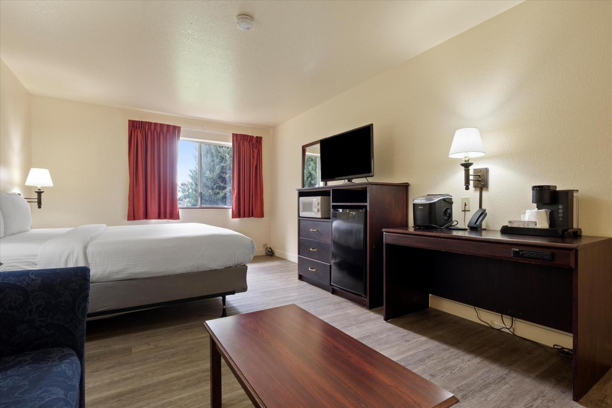 Quincy Inn And Suites Экстерьер фото