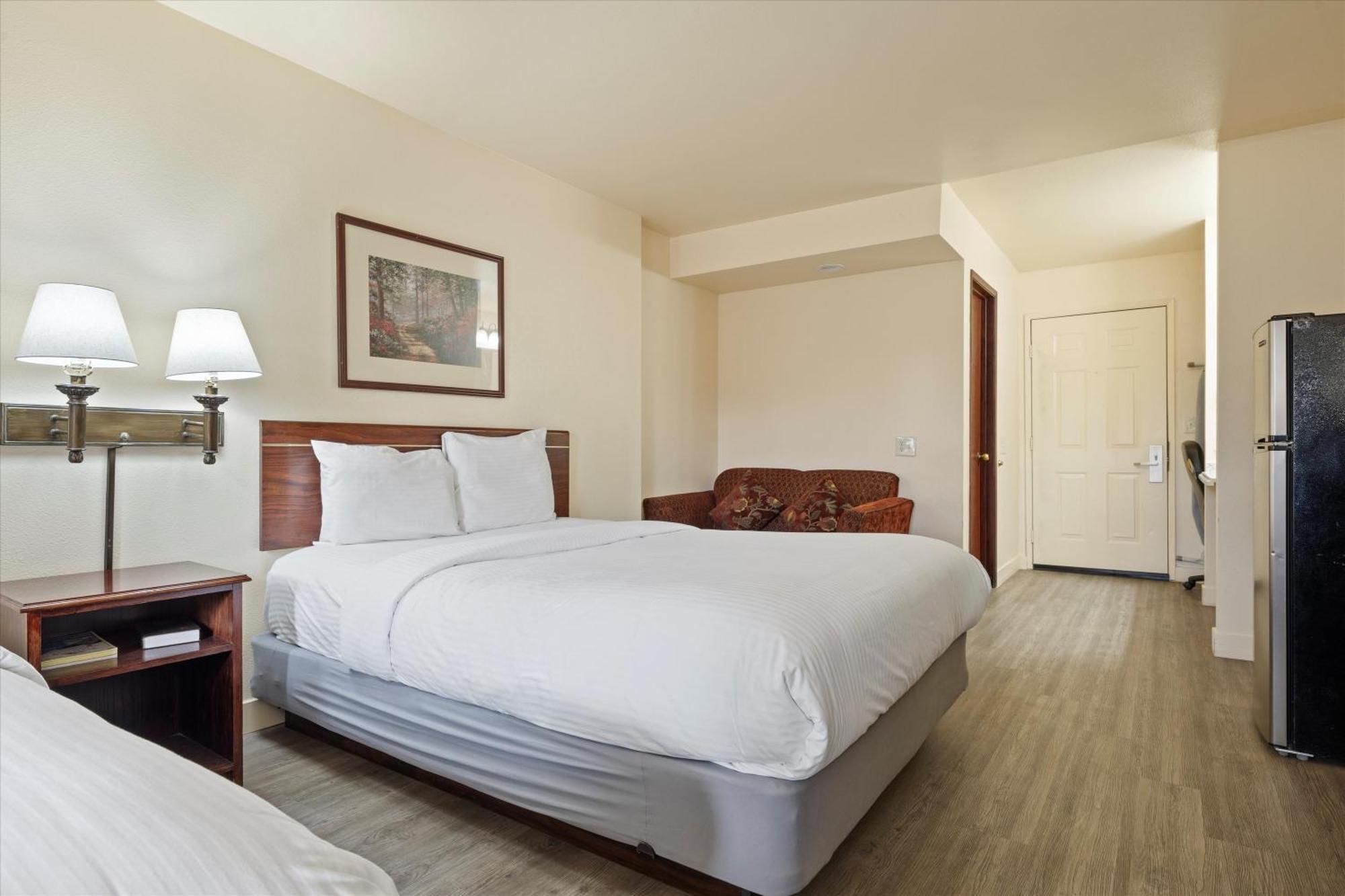 Quincy Inn And Suites Экстерьер фото