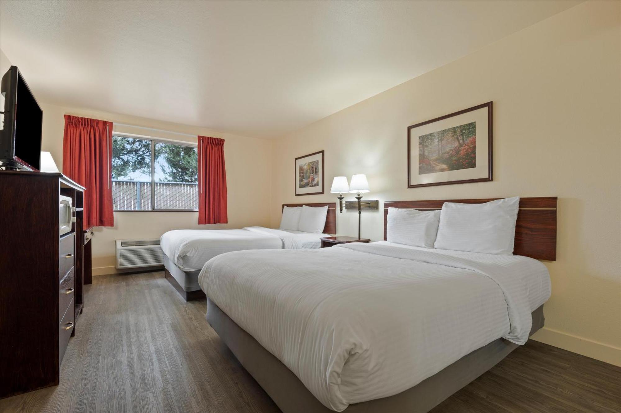Quincy Inn And Suites Экстерьер фото