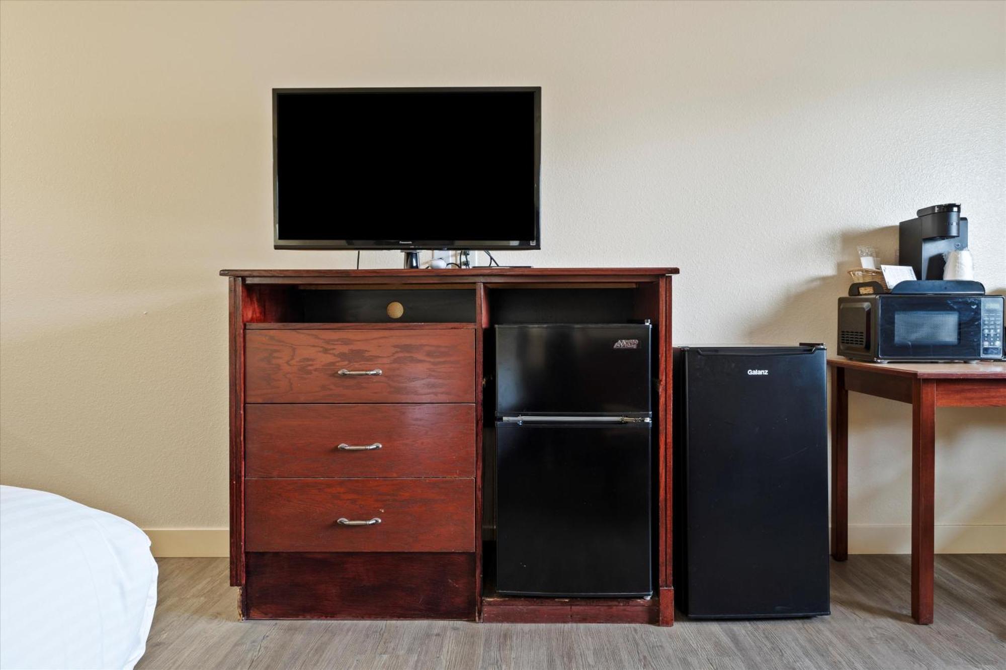 Quincy Inn And Suites Экстерьер фото