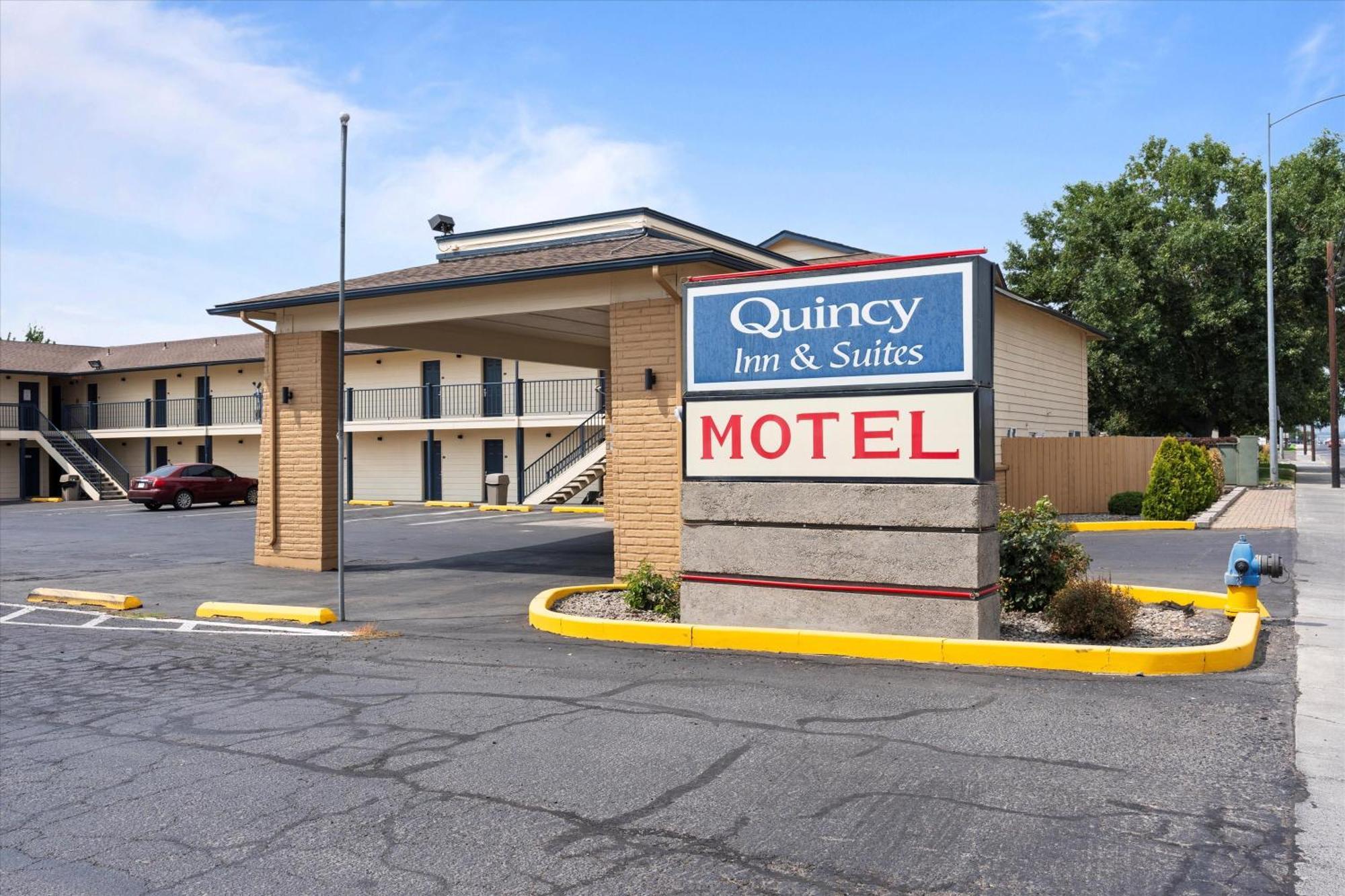 Quincy Inn And Suites Экстерьер фото