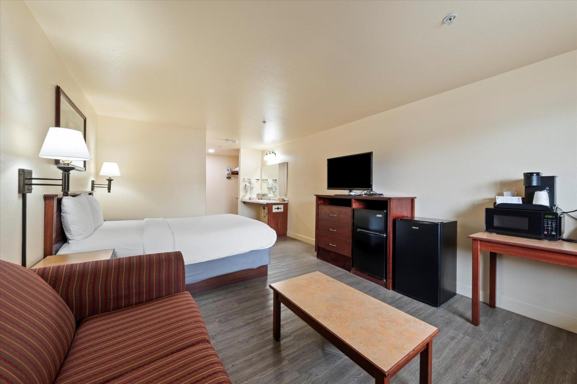 Quincy Inn And Suites Экстерьер фото