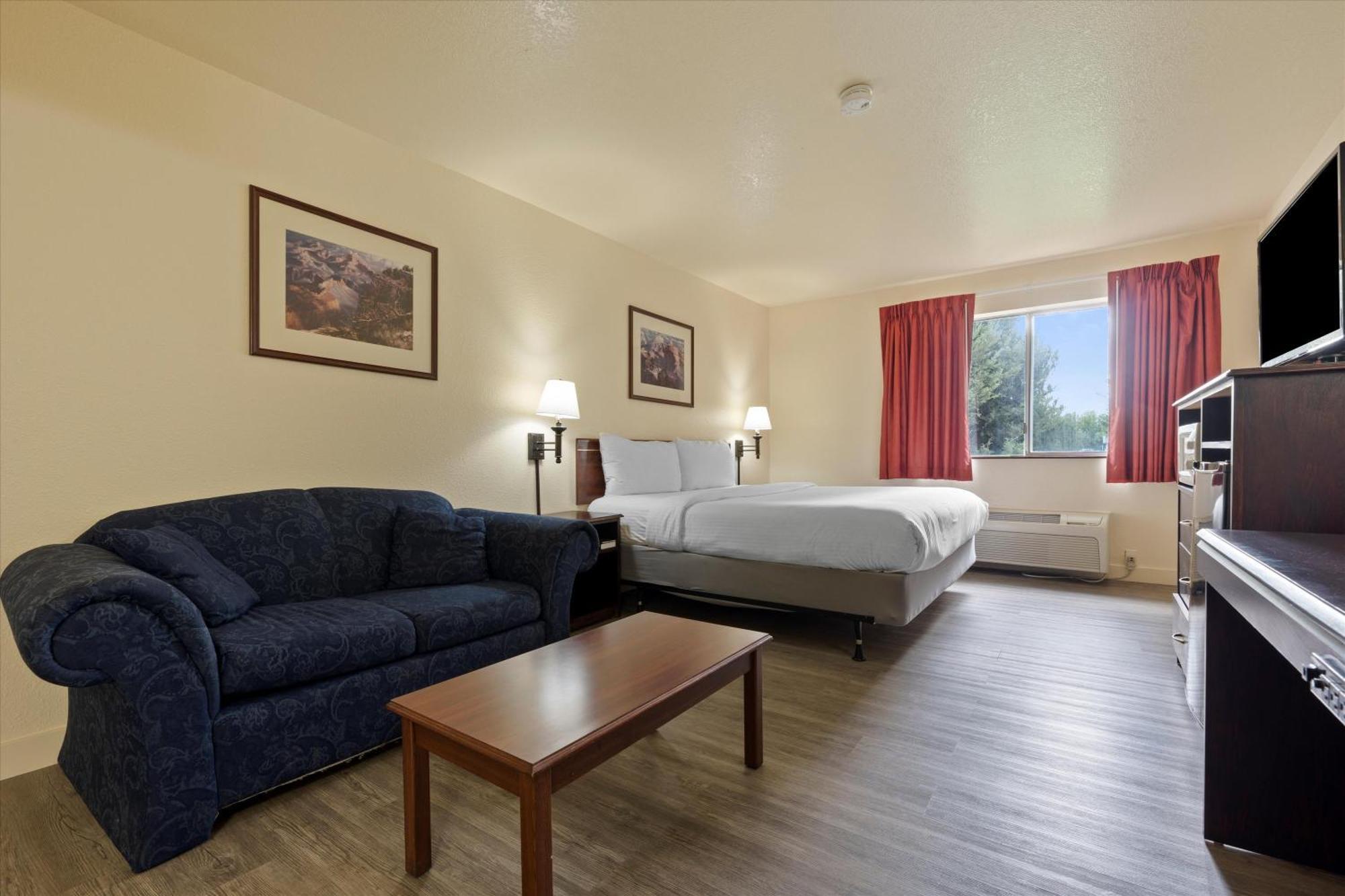 Quincy Inn And Suites Экстерьер фото
