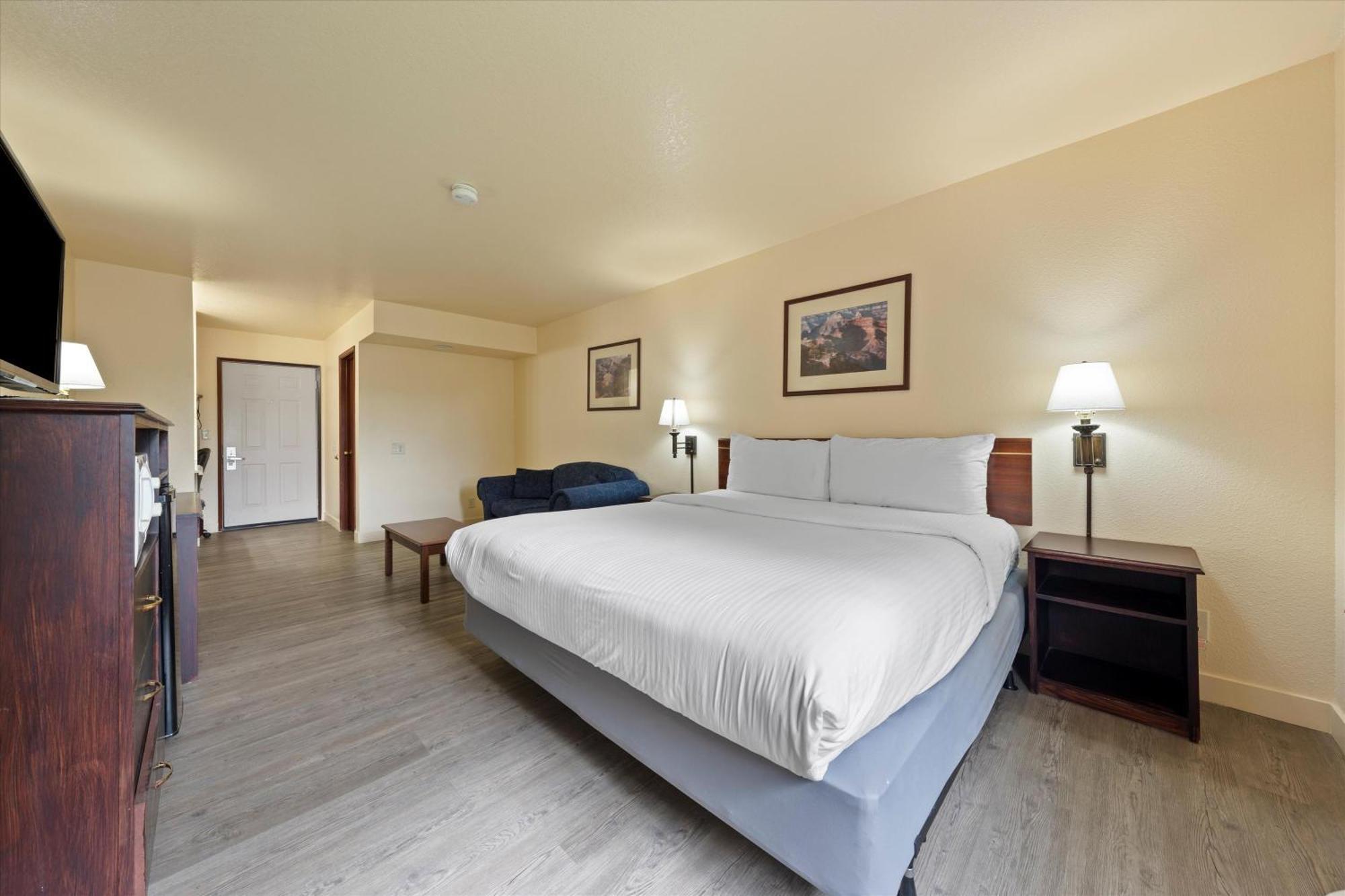 Quincy Inn And Suites Экстерьер фото